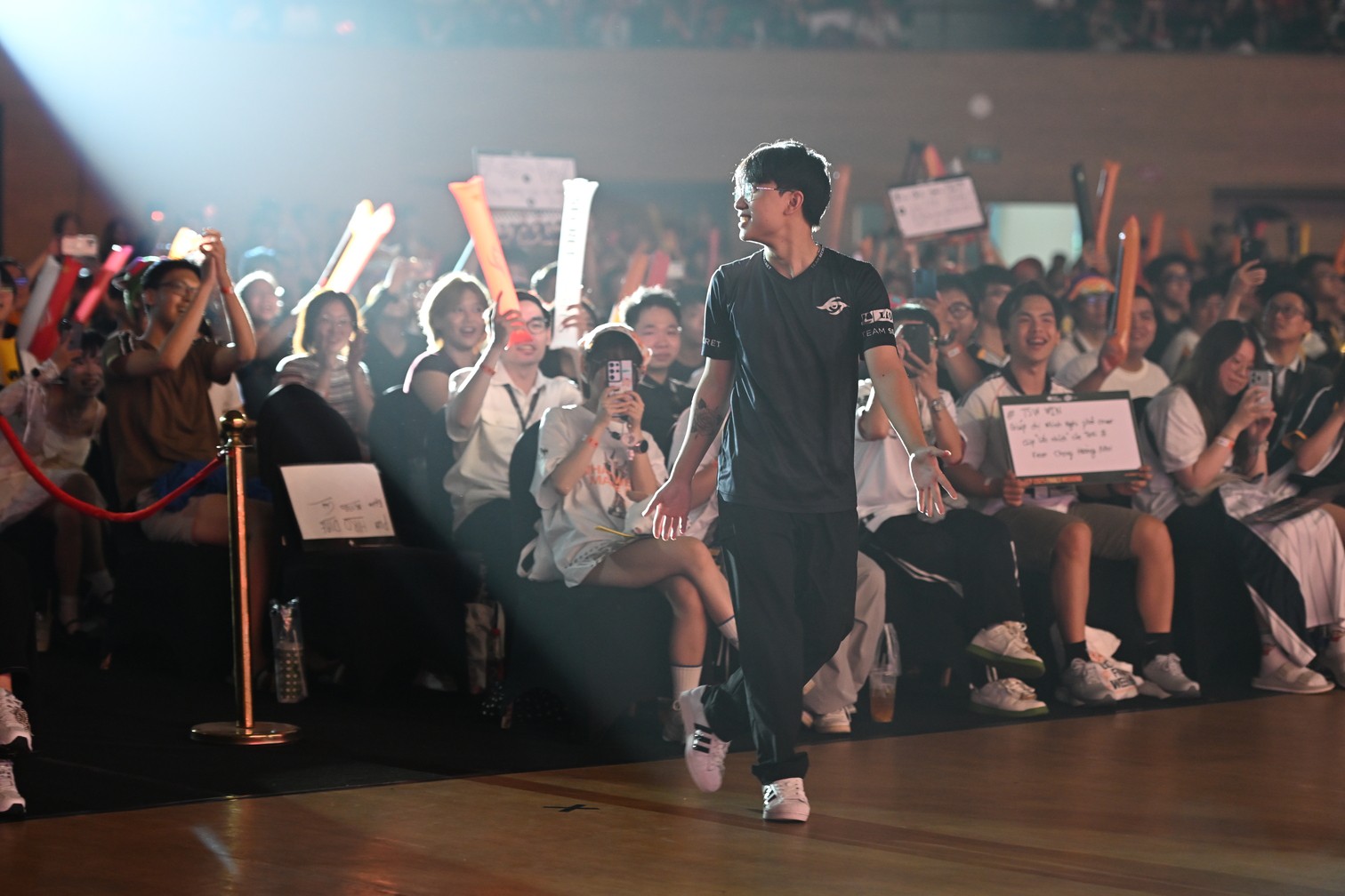 54800897377 0cbe77950d O