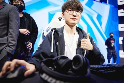 FAKER TÁI KÍ HỢP ĐỒNG VỚI T1